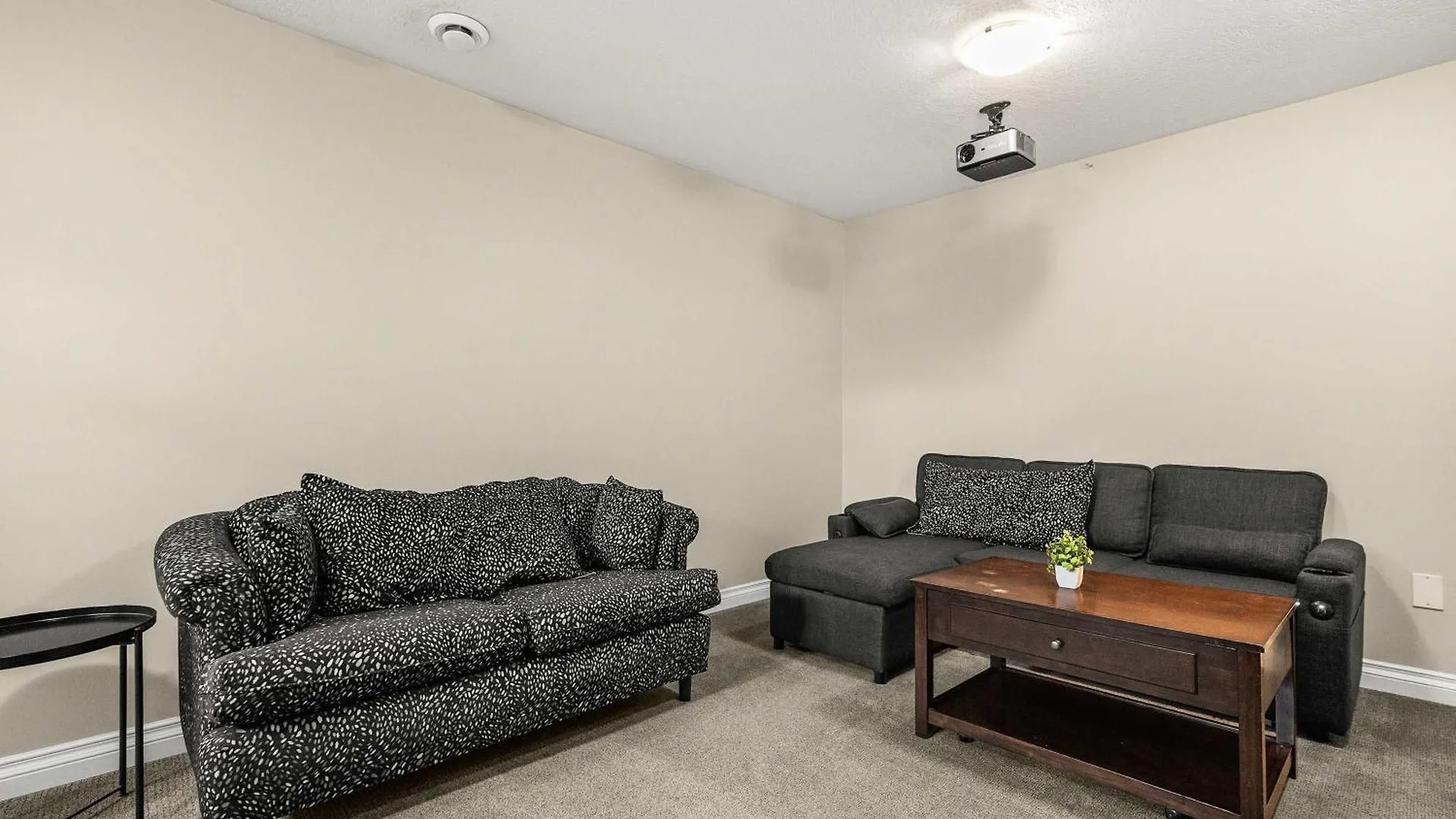 Prázdninový dům Social Haus Trendy 3BR Townhome in Bridgeland YYC Kanada