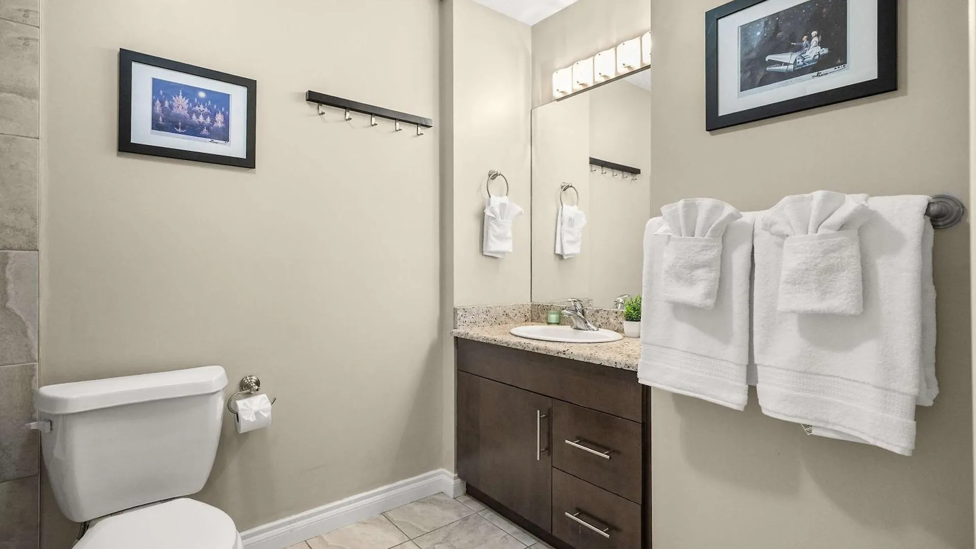 Social Haus Trendy 3BR Townhome in Bridgeland YYC