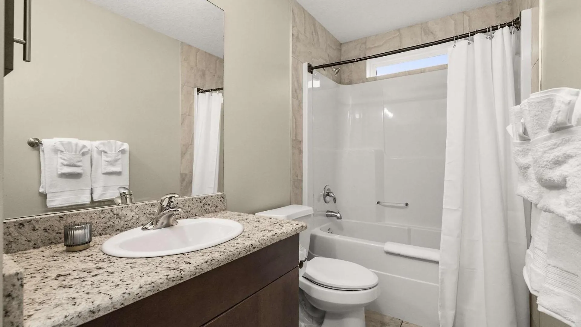 Prázdninový dům Social Haus Trendy 3BR Townhome in Bridgeland YYC