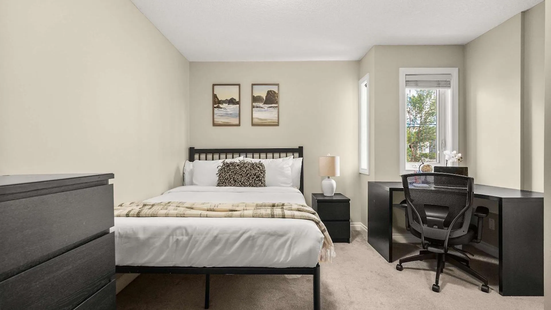 Social Haus Trendy 3BR Townhome in Bridgeland YYC