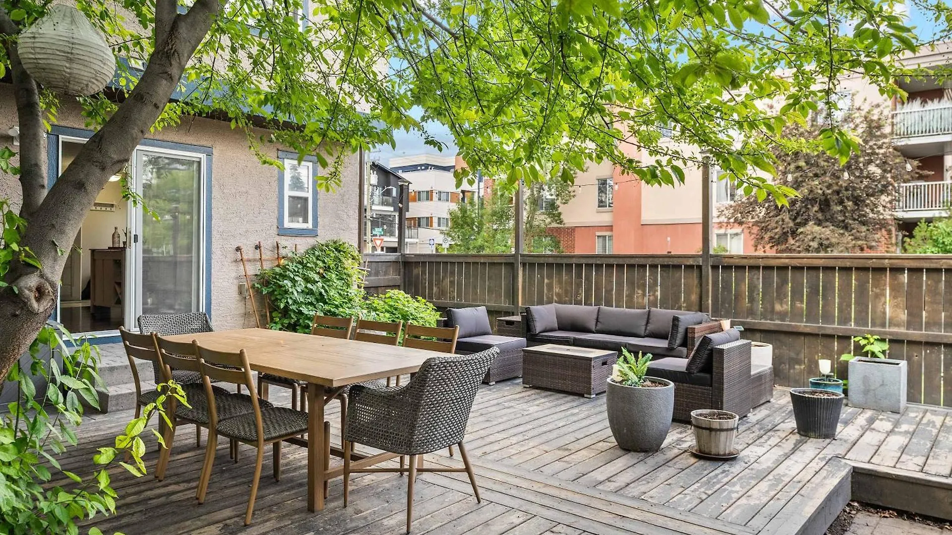 Social Haus Trendy 3BR Townhome in Bridgeland YYC