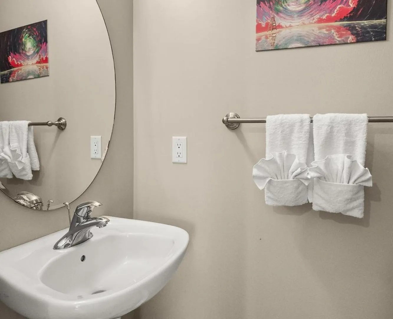 Social Haus Trendy 3BR Townhome in Bridgeland YYC 0*,
