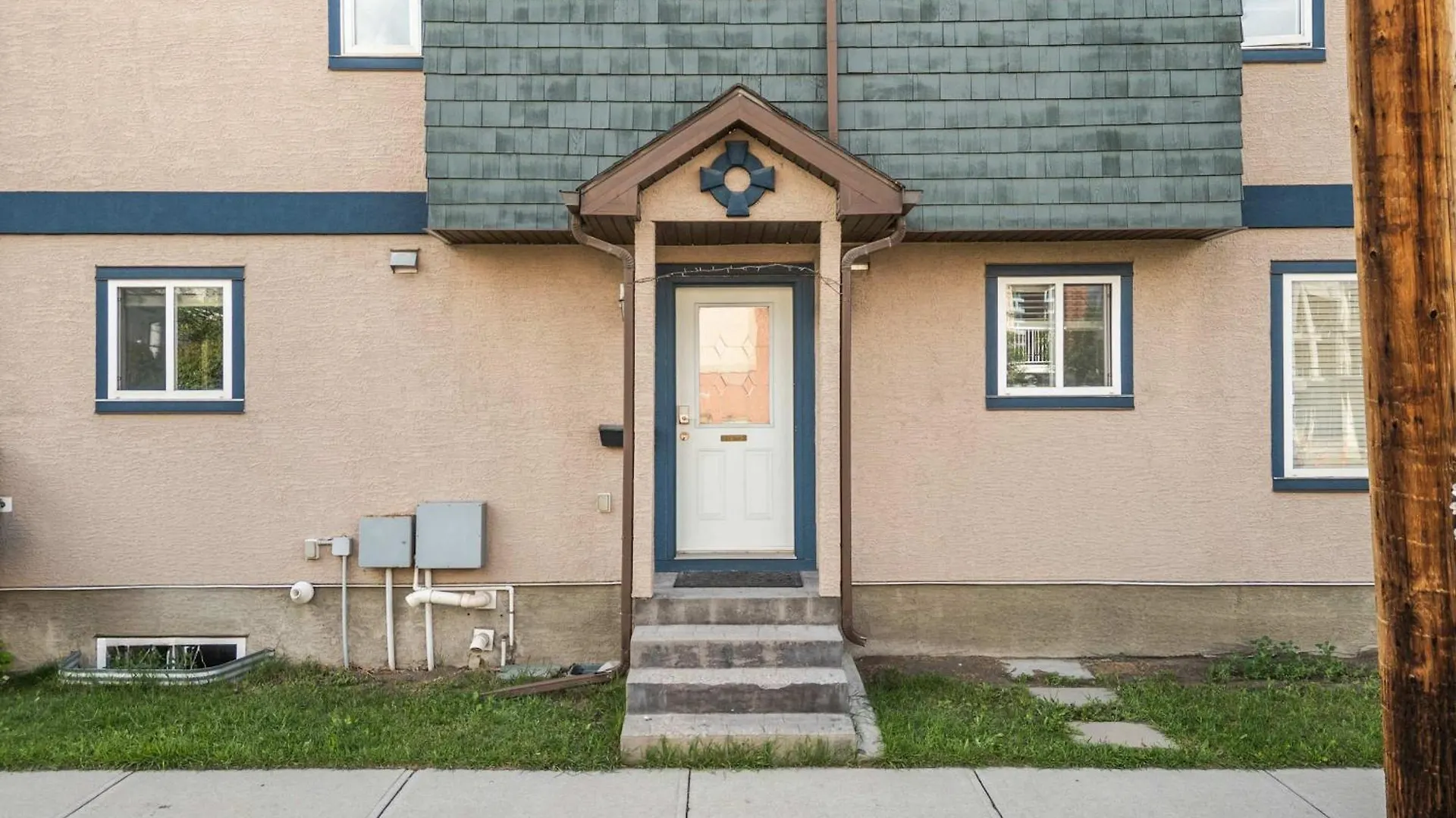 Social Haus Trendy 3BR Townhome in Bridgeland YYC